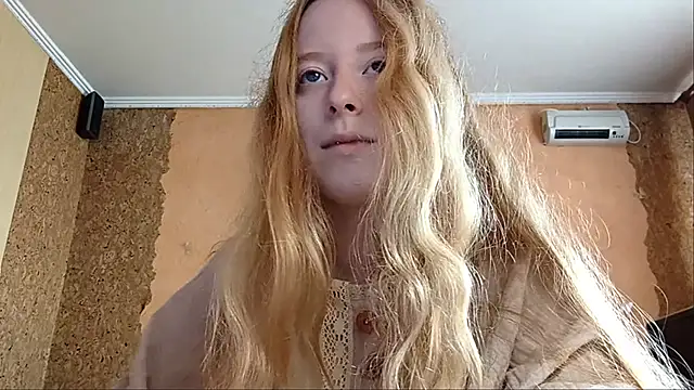 Snapshot of KateVibe_01 chatting on June 20, 2026, 12:36 am KateVibe 01 online show from June 20, 2026, 12:36 am