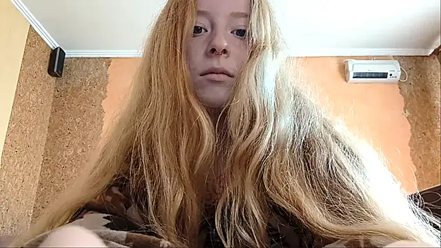 Snapshot of KateVibe_01 chatting on July 3, 2026, 12:06 am KateVibe 01 online show from July 3, 2026, 12:06 am