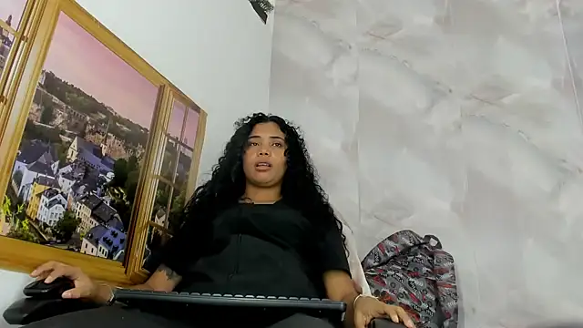 EllyBloom online show from June 22, 2026, 1:08 pm