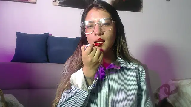 hannajonnes1 online show from April 6, 2026, 11:38 pm