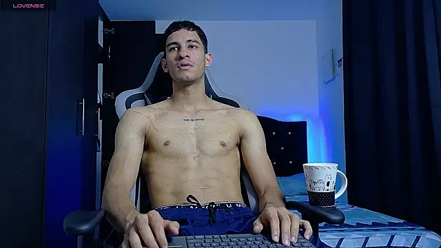 Snapshot of JakeMonroe chatting on June 17, 2026, 2:51 pm JakeMonroe online show from June 17, 2026, 2:51 pm