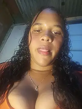 Snapshot of michelle_castillo chatting on April 18, 2026, 3:43 am michelle castillo online show from April 18, 2026, 3:43 am