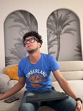 Snapshot of dexterlab_be chatting on April 7, 2026, 7:58 pm dexterlab be online show from April 7, 2026, 7:58 pm