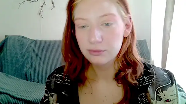 Snapshot of earn_my_lily chatting on April 28, 2026, 7:35 am earn my lily online show from April 28, 2026, 7:35 am