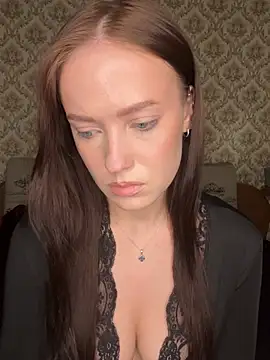 Snapshot of Bonny_Red_ chatting on April 7, 2026, 2:17 pm Bonny Red online show from April 7, 2026, 2:17 pm