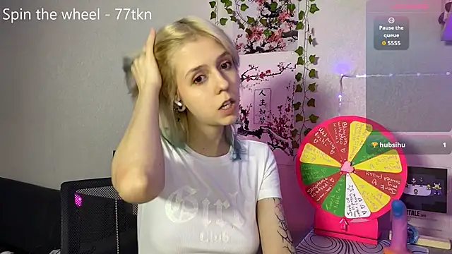 Snapshot of LunaBless chatting on May 21, 2026, 10:06 pm LunaBless online show from May 21, 2026, 10:06 pm
