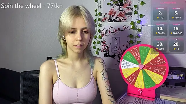 Snapshot of LunaBless chatting on May 29, 2026, 4:05 pm LunaBless online show from May 29, 2026, 4:05 pm