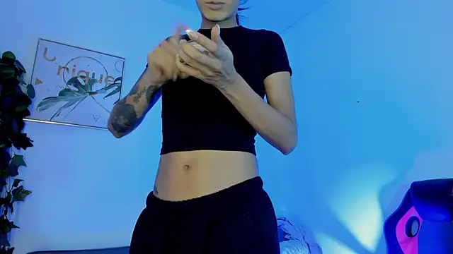 Snapshot of Maddie_Ray chatting on June 17, 2026, 11:23 am Maddie Ray online show from June 17, 2026, 11:23 am