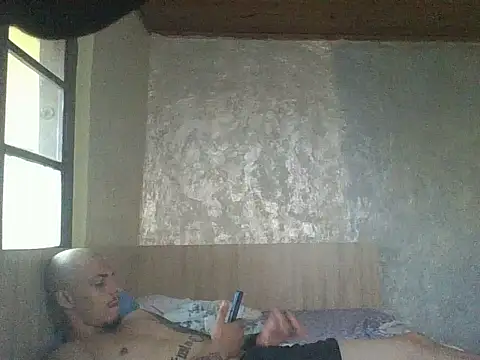 robertmrn112 online show from June 2, 2026, 4:53 pm