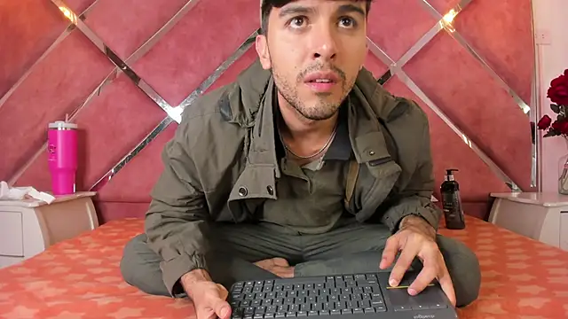 RodrigoColby2 online show from May 8, 2026, 3:39 pm