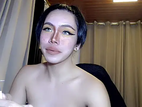 Womanoflove1 online show from May 7, 2026, 11:26 am