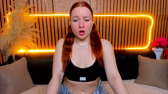 AlyaMe online show from May 15, 2026, 11:01 pm