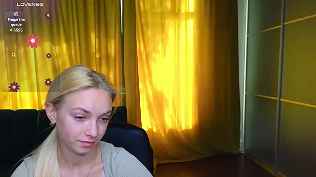 SonnySofia online show from May 25, 2026, 5:35 am