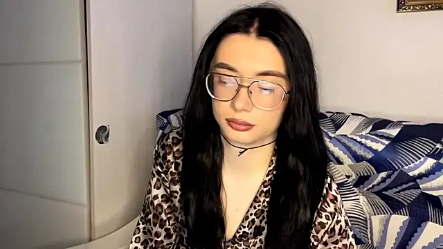 Snapshot of RenataBrought chatting on April 12, 2026, 3:06 pm RenataBrought online show from April 12, 2026, 3:06 pm