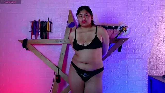 Bdsm Kiara online show from April 30, 2026, 1:50 pm