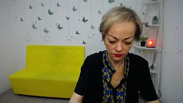 NikaMayu online show from May 14, 2026, 5:14 am