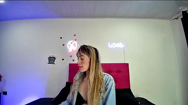 Snapshot of Lorena_sweet33 chatting on April 10, 2026, 2:44 pm Lorena sweet33 online show from April 10, 2026, 2:44 pm