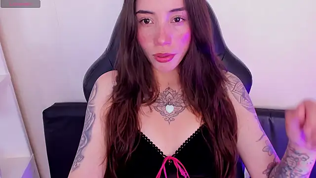 Snapshot of Cata_Jonees chatting on April 20, 2026, 7:15 pm Cata Jonees online show from April 20, 2026, 7:15 pm