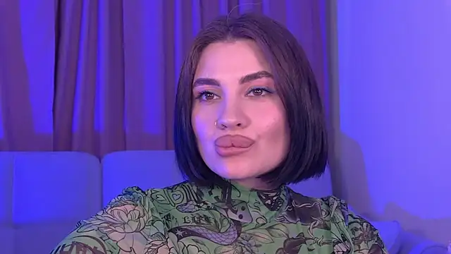 Snapshot of AdrianaToress chatting on May 27, 2026, 2:08 am AdrianaToress online show from May 27, 2026, 2:08 am