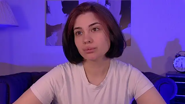 Snapshot of AdrianaToress chatting on June 3, 2026, 7:08 pm AdrianaToress online show from June 3, 2026, 7:08 pm