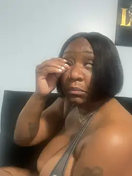 Snapshot of amberchill26 chatting on June 25, 2026, 2:21 pm amberchill26 online show from June 25, 2026, 2:21 pm