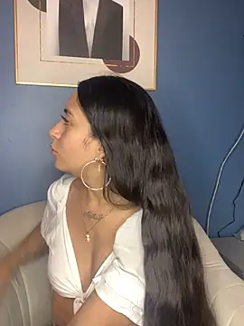 Snapshot of DulceLatinaxo chatting on April 24, 2026, 9:39 pm DulceLatinaxo online show from April 24, 2026, 9:39 pm