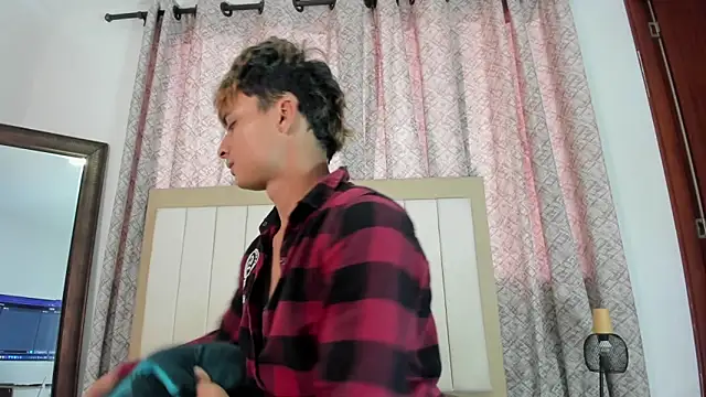 thomas and thiago online show from April 6, 2026, 9:38 pm