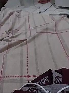 HighlandPiece92 online show from April 6, 2026, 11:05 pm