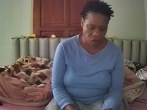 JoyceQueen7 online show from April 8, 2026, 2:06 pm