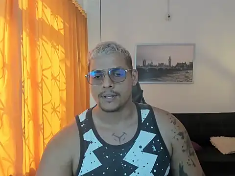 Snapshot of Iron_leo chatting on April 10, 2026, 7:40 pm Iron leo online show from April 10, 2026, 7:40 pm