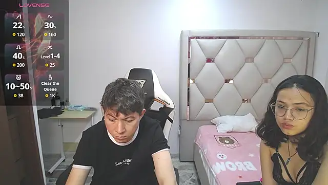Zoe and jackk  online show from May 4, 2026, 8:27 pm
