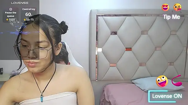 Zoe and jackk  online show from May 10, 2026, 8:36 pm
