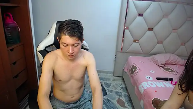 Zoe and jackk  online show from May 14, 2026, 8:37 pm
