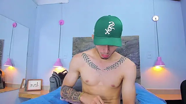 James-06 online show from May 5, 2026, 1:52 pm