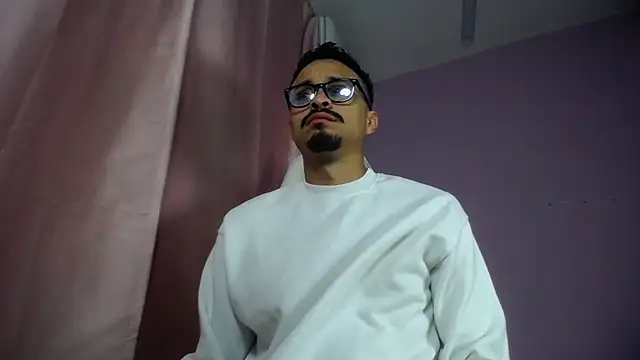Amir guy  online show from May 9, 2026, 12:43 pm