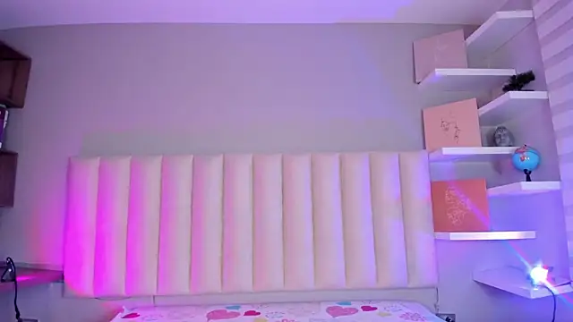 Cherry bom1 online show from April 7, 2026, 4:13 am