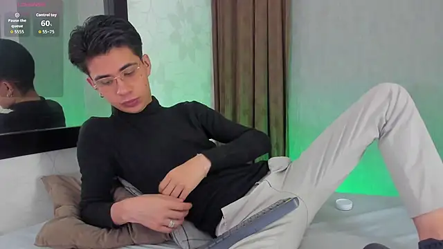 youn rider online show from April 23, 2026, 7:27 pm