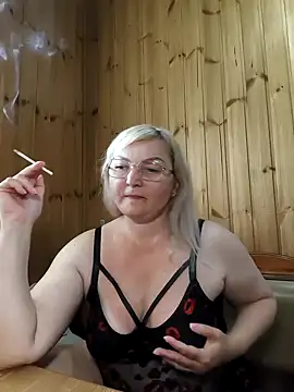 White-Chocolatte online show from May 1, 2026, 9:03 am