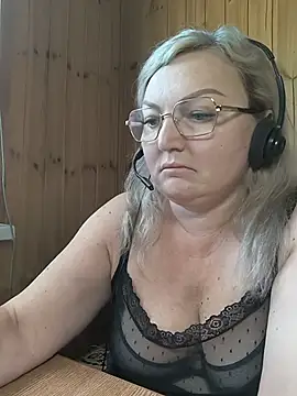White-Chocolatte online show from June 5, 2026, 7:03 am
