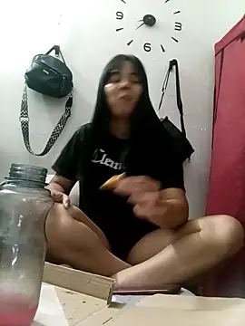 Lcamilagarcia online show from May 5, 2026, 3:14 am