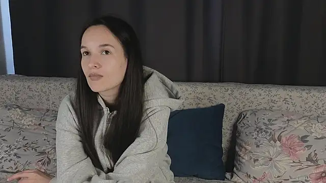 Snapshot of CutieFru1t chatting on April 14, 2026, 8:20 am CutieFru1t online show from April 14, 2026, 8:20 am