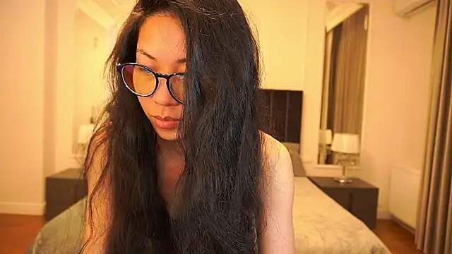 YunaYum online show from April 20, 2026, 7:15 pm