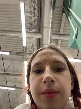 Snapshot of michelle_lovique chatting on April 9, 2026, 8:09 am michelle lovique online show from April 9, 2026, 8:09 am