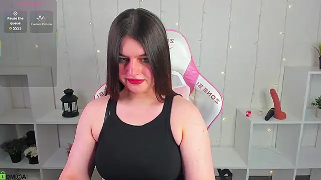 Margaret  Moon online show from May 28, 2026, 8:22 am