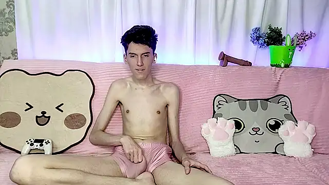 GoodBoyLuca online show from June 11, 2026, 12:32 am