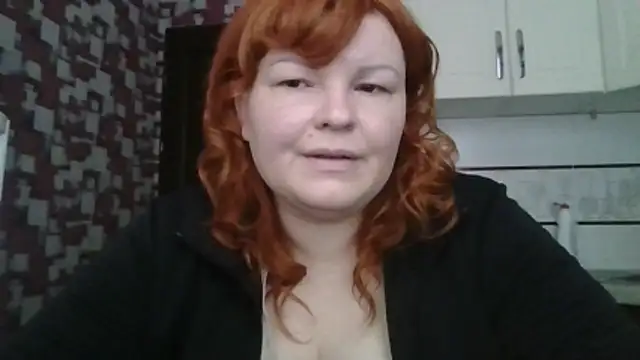 KrisryOxNikss online show from May 4, 2026, 3:35 am