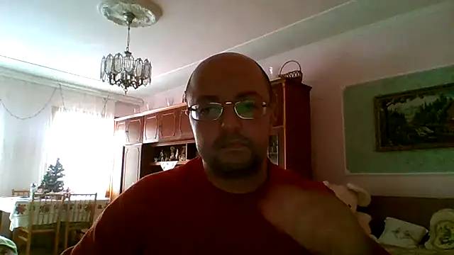 Snapshot of Luceriusbigass chatting on December 14, 2024, 11:29 am Luceriusbigass online show from December 14, 2024, 11:29 am