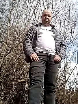 Snapshot of Luceriusbigass chatting on March 12, 2025, 11:20 am Luceriusbigass online show from March 12, 2025, 11:20 am