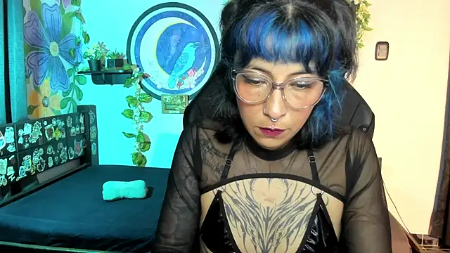 Snapshot of _Tabitha_ chatting on July 31, 2026, 11:37 pm Tabitha online show from July 31, 2026, 11:37 pm