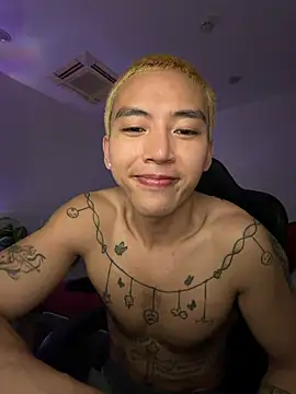 CheoXiao online show from April 19, 2026, 5:34 pm